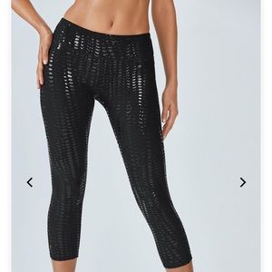 Fabletics Powerhold Capris, US Women’s L (NWOT)
